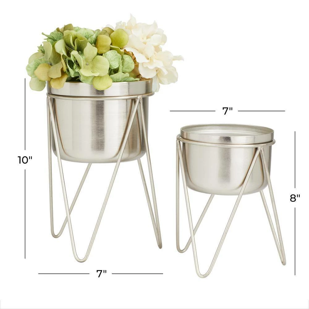 CosmoLiving by Cosmopolitan 7 in. x 10 in. Silver Metal Modern Planter(Set of 2) 6 CosmoLiving by Cosmopolitan 7 in. x 10 in. Silver Metal Modern Planter(Set of 2) - Image 6