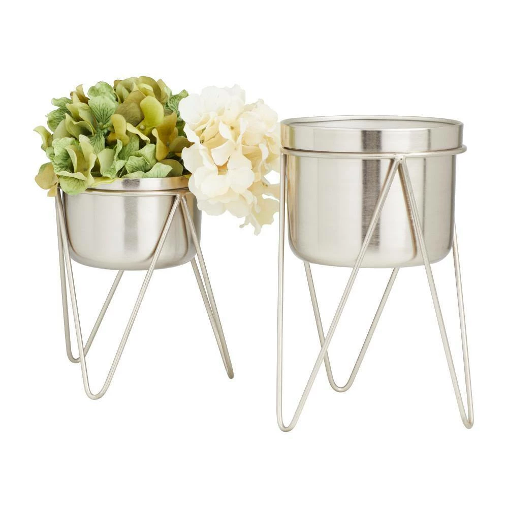 CosmoLiving by Cosmopolitan 7 in. x 10 in. Silver Metal Modern Planter(Set of 2) 3 CosmoLiving by Cosmopolitan 7 in. x 10 in. Silver Metal Modern Planter(Set of 2) - Image 3