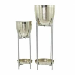 CosmoLiving by Cosmopolitan Silver Metal Modern Planter (Set of 2) -Everbilt Sales Store silver cosmoliving by cosmopolitan plant pots 042374 66 1000