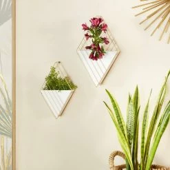CosmoLiving by Cosmopolitan 17in. Medium White Metal Geometric Indoor Outdoor Hanging Wall Planter (2- Pack) -Everbilt Sales Store white cosmoliving by cosmopolitan plant pots 040389 31 1000